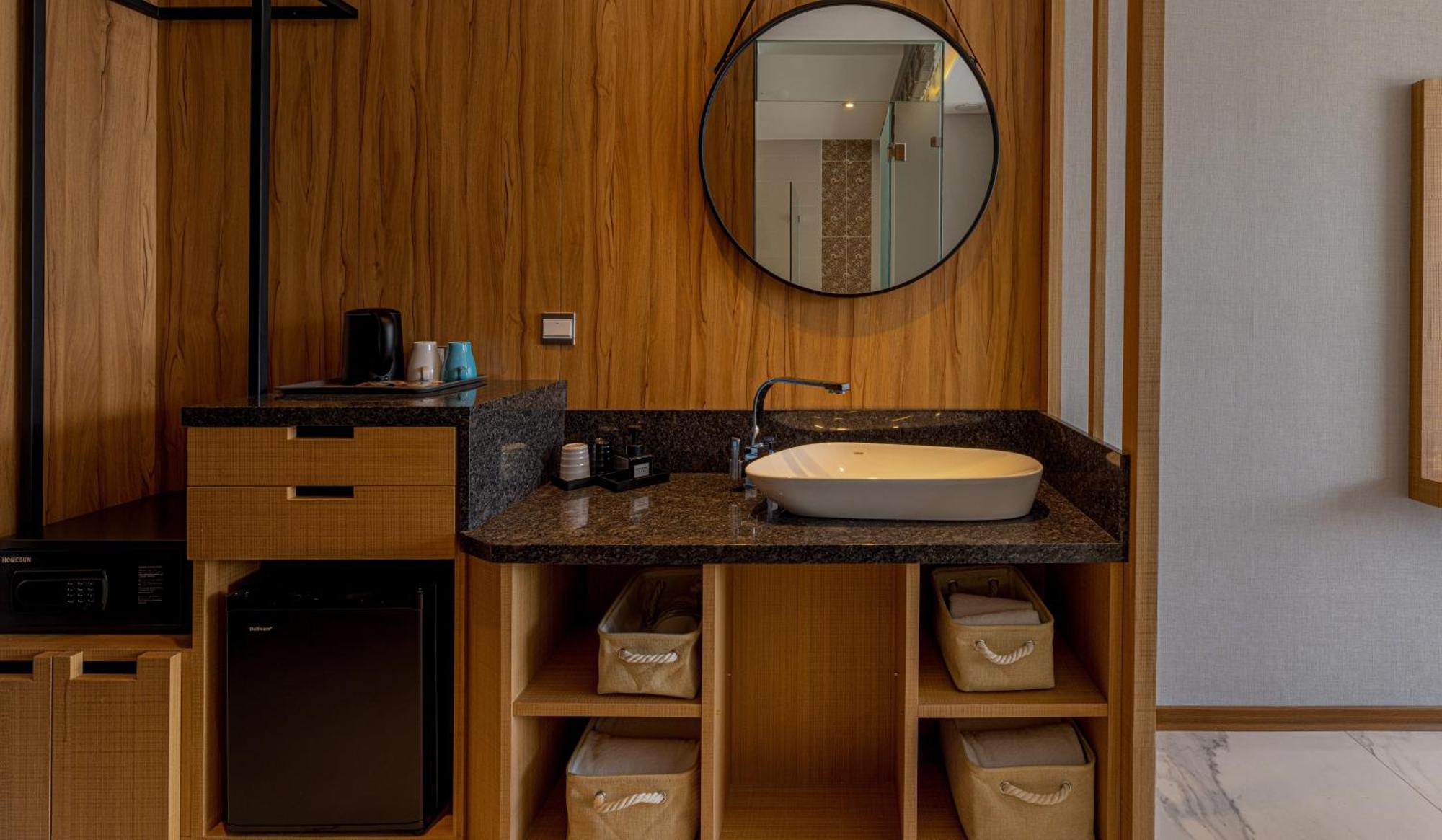 Sun Moon Lake Apollo Resort Hotel Юйчи Экстерьер фото