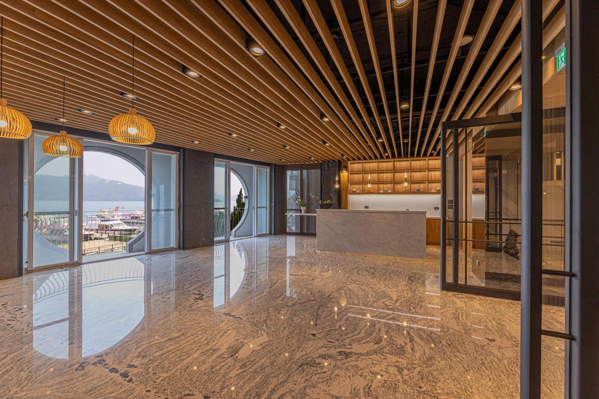 Sun Moon Lake Apollo Resort Hotel Юйчи Экстерьер фото